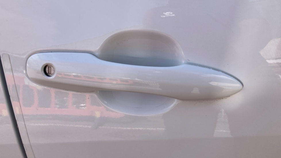 Toyota Yaris 1.5 Hybrid Design 5dr CVT Hybrid Hatchback - Image 48