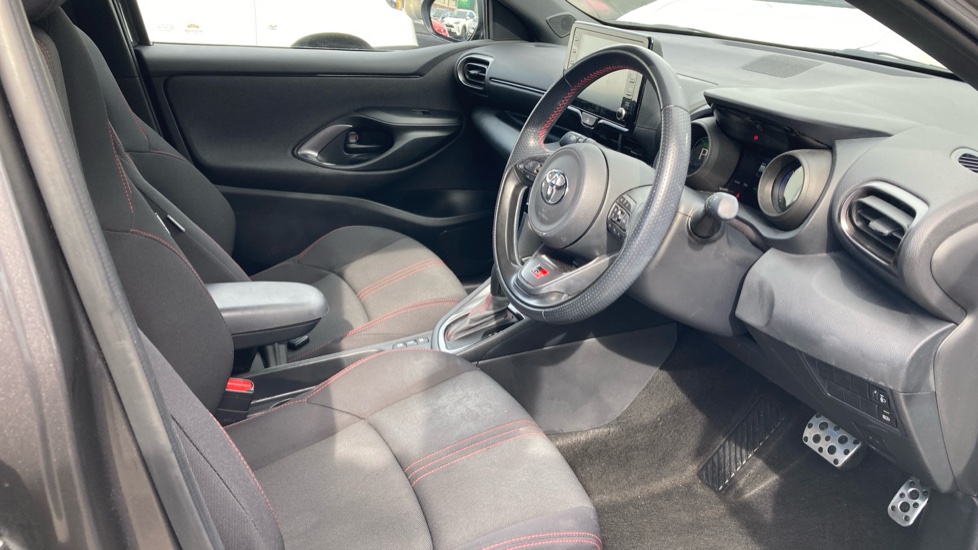 Toyota Yaris 1.5 Hybrid GR Sport 5dr CVT Hybrid Hatchback - Image 12