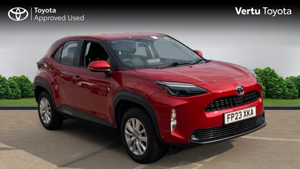 Toyota Yaris Cross 1.5 Hybrid Icon 5dr CVT Hybrid Estate - Image 1