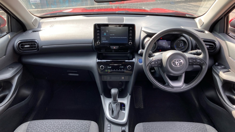 Toyota Yaris Cross 1.5 Hybrid Icon 5dr CVT Hybrid Estate - Image 6