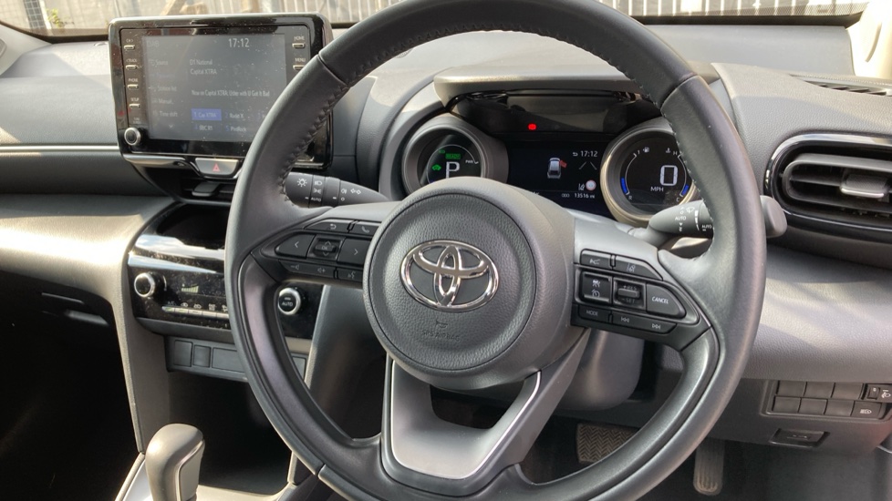 Toyota Yaris Cross 1.5 Hybrid Icon 5dr CVT Hybrid Estate - Image 10