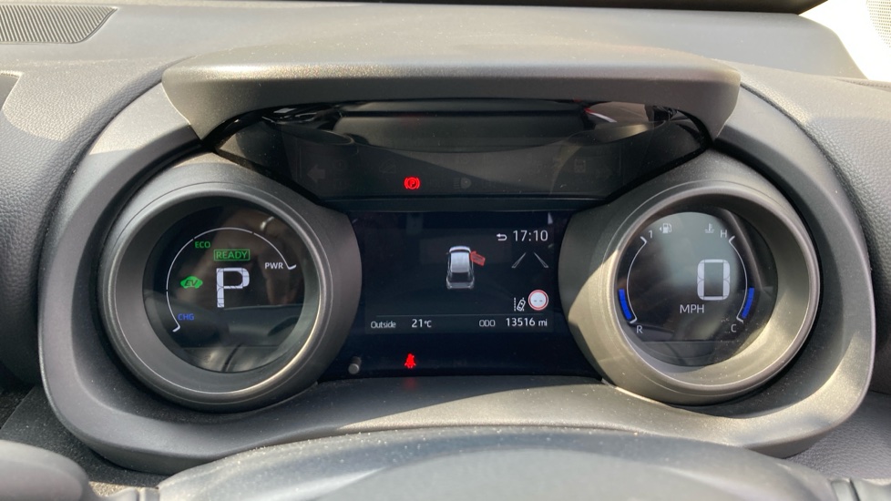 Toyota Yaris Cross 1.5 Hybrid Icon 5dr CVT Hybrid Estate - Image 11