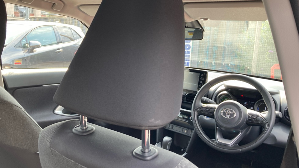 Toyota Yaris Cross 1.5 Hybrid Icon 5dr CVT Hybrid Estate - Image 19