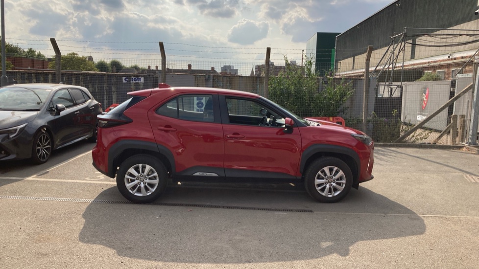Toyota Yaris Cross 1.5 Hybrid Icon 5dr CVT Hybrid Estate - Image 23