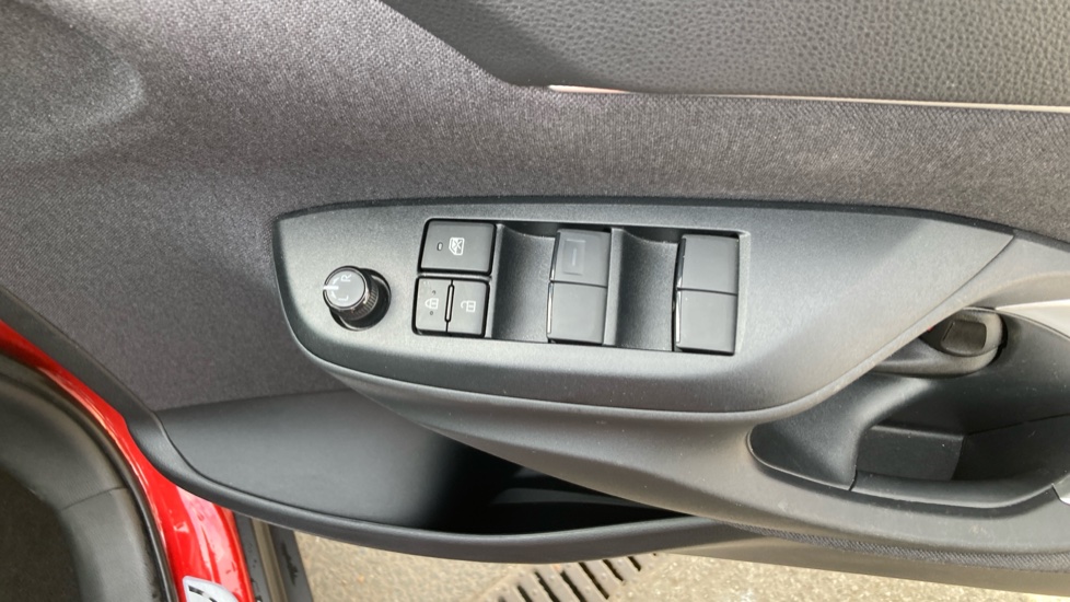 Toyota Yaris Cross 1.5 Hybrid Icon 5dr CVT Hybrid Estate - Image 31