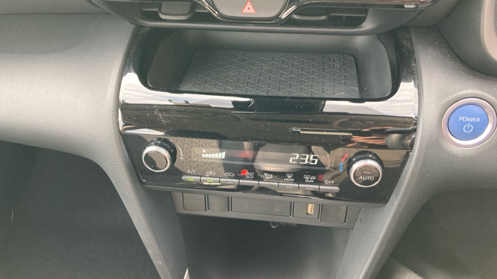 Toyota Yaris Cross 1.5 Hybrid Icon 5dr CVT Hybrid Estate - Image 32