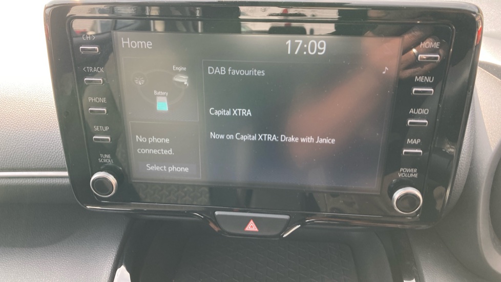 Toyota Yaris Cross 1.5 Hybrid Icon 5dr CVT Hybrid Estate - Image 34