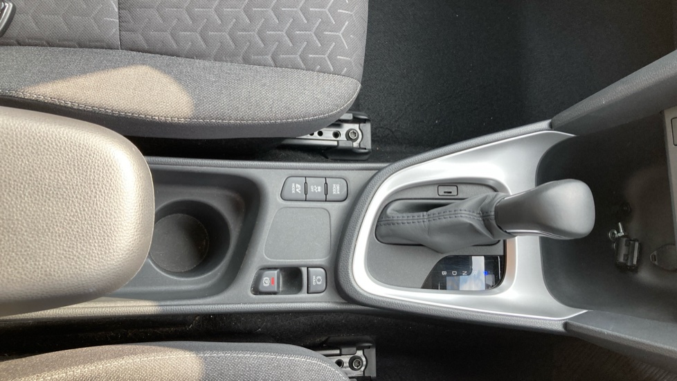 Toyota Yaris Cross 1.5 Hybrid Icon 5dr CVT Hybrid Estate - Image 35