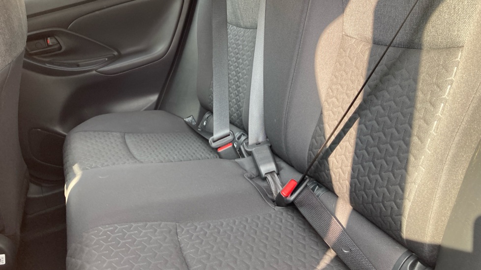Toyota Yaris Cross 1.5 Hybrid Icon 5dr CVT Hybrid Estate - Image 38