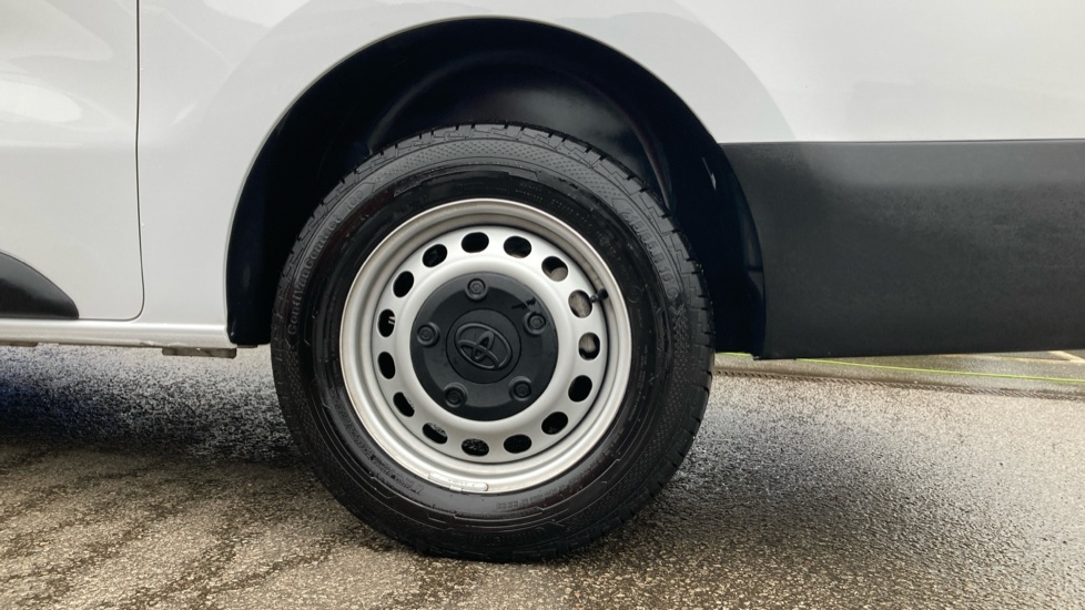 Toyota Proace L2 Diesel 2.0D 145 Active Van - Image 18