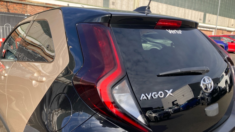 Toyota Aygo X 1.0 VVT-i Edge 5dr Auto Petrol Hatchback - Image 21