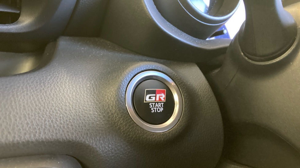 Toyota Yaris 1.5 Hybrid GR Sport 5dr CVT Hybrid Hatchback - Image 16