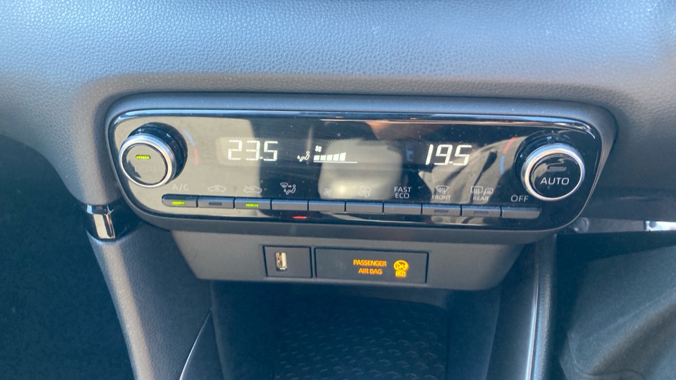 Toyota Yaris 1.5 Hybrid GR Sport 5dr CVT Hybrid Hatchback - Image 30