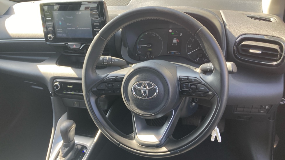 Toyota Yaris 1.5 Hybrid Icon 5dr CVT Hybrid Hatchback - Image 10