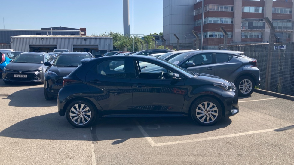 Toyota Yaris 1.5 Hybrid Icon 5dr CVT Hybrid Hatchback - Image 23