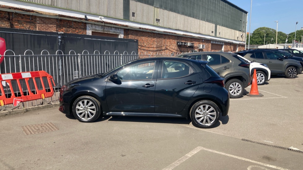 Toyota Yaris 1.5 Hybrid Icon 5dr CVT Hybrid Hatchback - Image 24