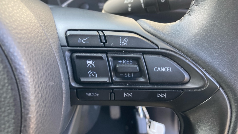 Toyota Yaris 1.5 Hybrid Icon 5dr CVT Hybrid Hatchback - Image 30