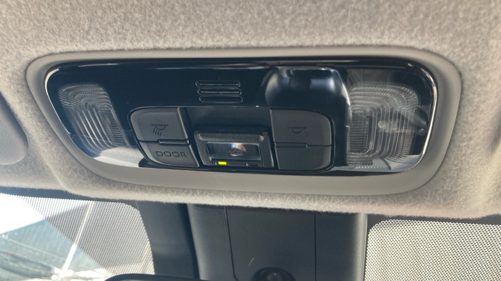 Toyota Yaris 1.5 Hybrid Icon 5dr CVT Hybrid Hatchback - Image 35