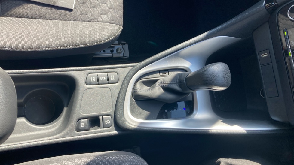 Toyota Yaris 1.5 Hybrid Icon 5dr CVT Hybrid Hatchback - Image 36