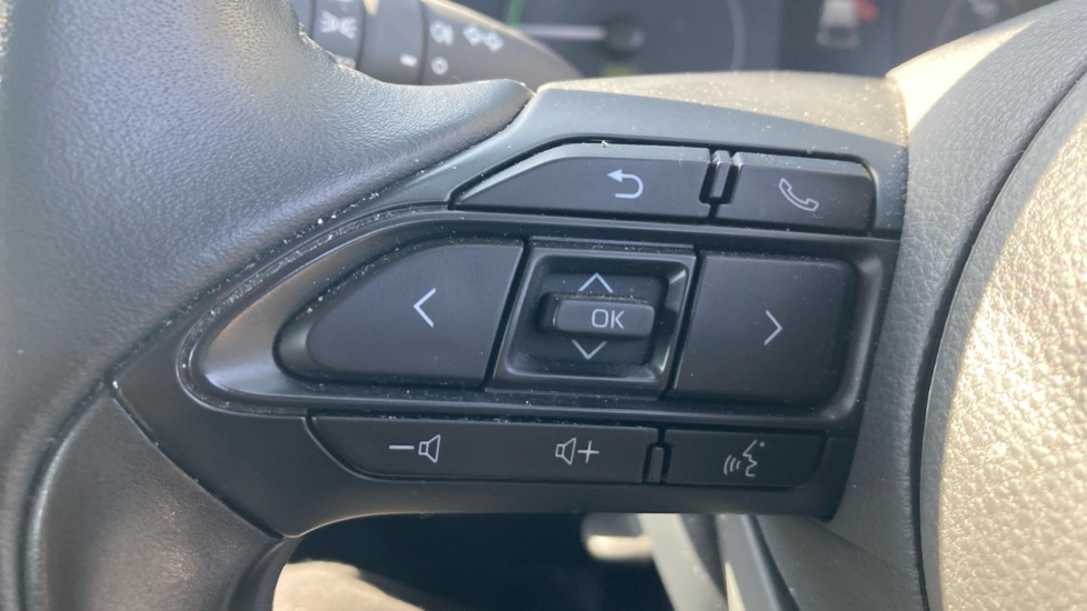 Toyota Yaris 1.5 Hybrid Icon 5dr CVT Hybrid Hatchback - Image 37