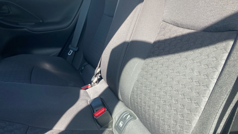 Toyota Yaris 1.5 Hybrid Icon 5dr CVT Hybrid Hatchback - Image 38