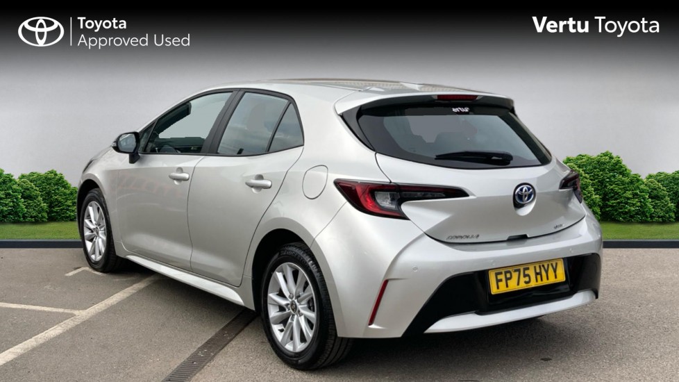 Toyota Corolla 2.0 Hybrid 178 Icon 5dr CVT Hybrid Hatchback - Image 4