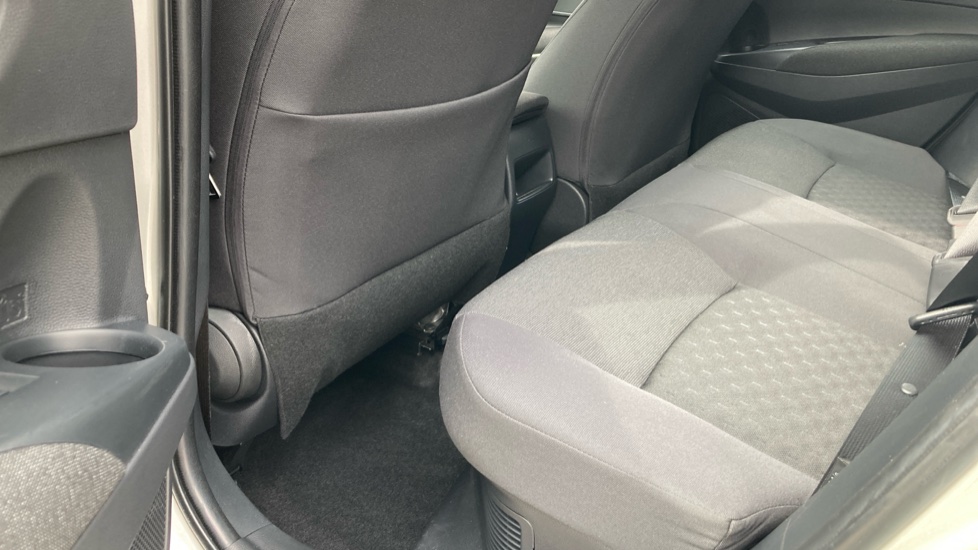 Toyota Corolla 2.0 Hybrid 178 Icon 5dr CVT Hybrid Hatchback - Image 15