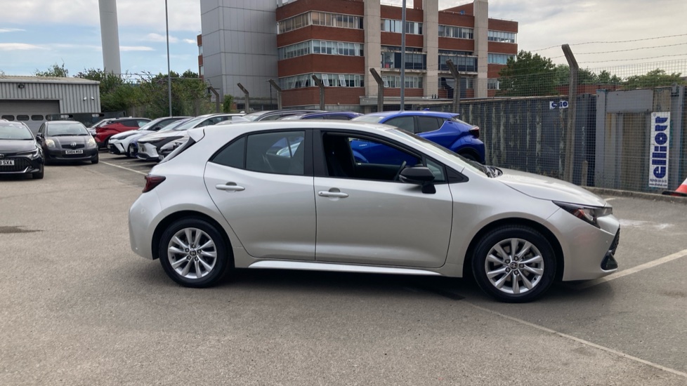 Toyota Corolla 2.0 Hybrid 178 Icon 5dr CVT Hybrid Hatchback - Image 23