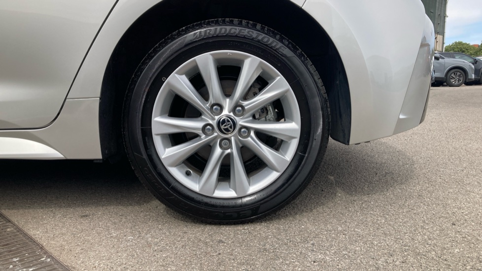 Toyota Corolla 2.0 Hybrid 178 Icon 5dr CVT Hybrid Hatchback - Image 25