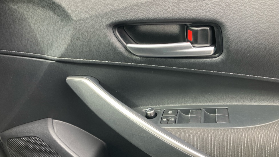 Toyota Corolla 2.0 Hybrid 178 Icon 5dr CVT Hybrid Hatchback - Image 29