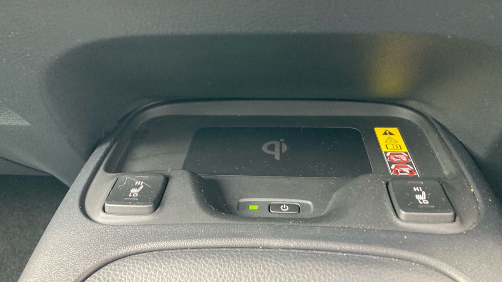 Toyota Corolla 2.0 Hybrid 178 Icon 5dr CVT Hybrid Hatchback - Image 32