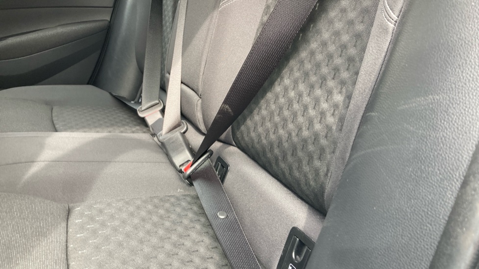 Toyota Corolla 2.0 Hybrid 178 Icon 5dr CVT Hybrid Hatchback - Image 40