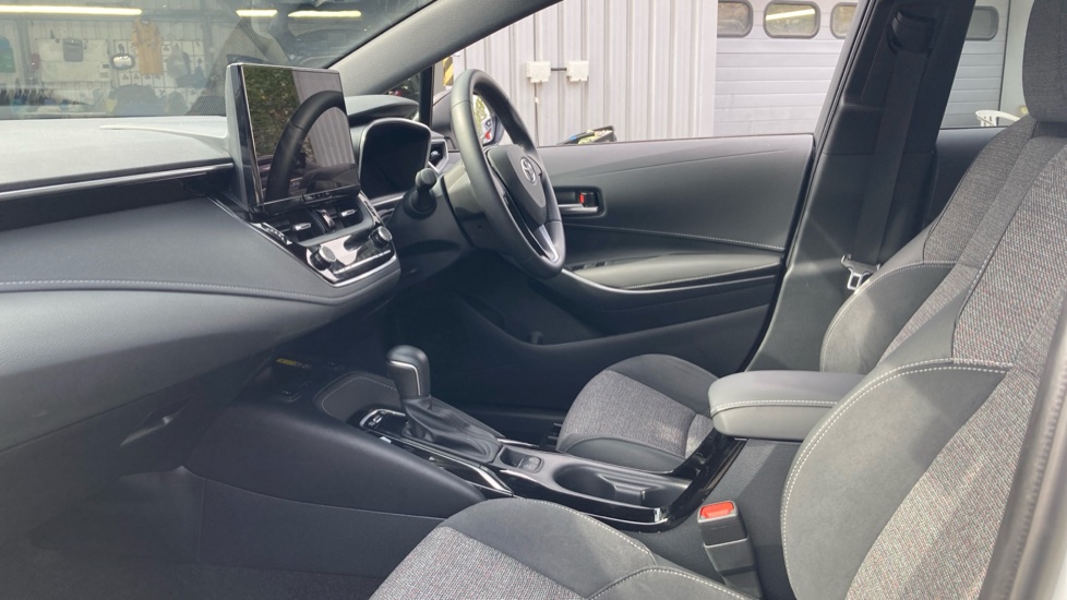Toyota Corolla 1.8 Hybrid Design 5dr CVT Hybrid Hatchback - Image 5