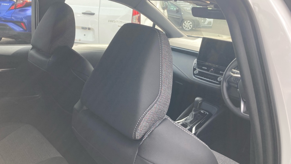 Toyota Corolla 1.8 Hybrid Design 5dr CVT Hybrid Hatchback - Image 19