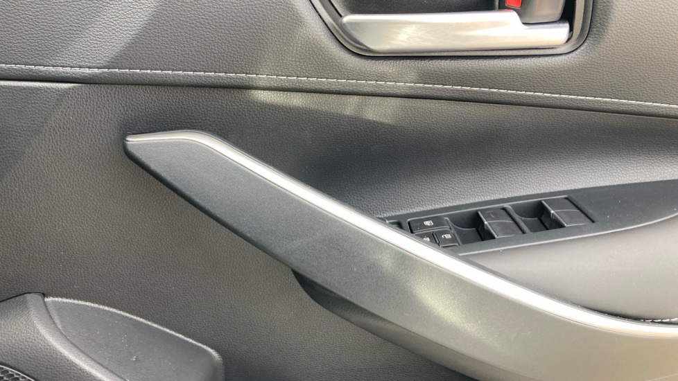 Toyota Corolla 1.8 Hybrid Design 5dr CVT Hybrid Hatchback - Image 20