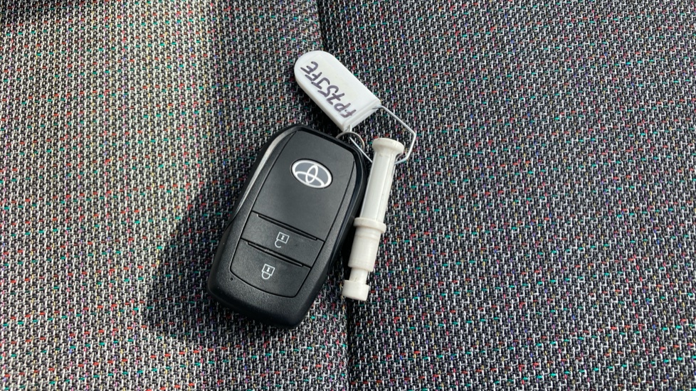 Toyota Corolla 1.8 Hybrid Design 5dr CVT Hybrid Hatchback - Image 28