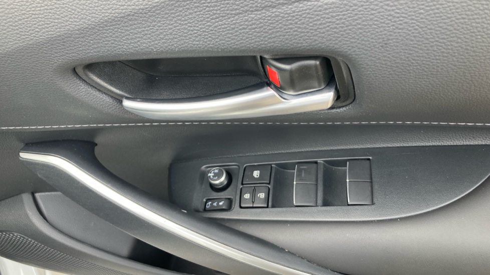 Toyota Corolla 1.8 Hybrid Design 5dr CVT Hybrid Hatchback - Image 29