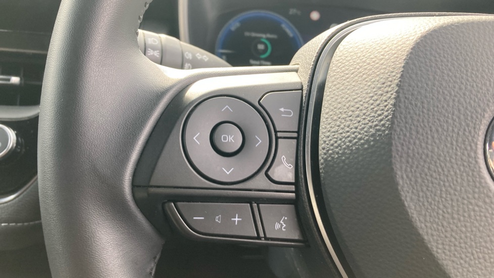Toyota Corolla 1.8 Hybrid Design 5dr CVT Hybrid Hatchback - Image 38