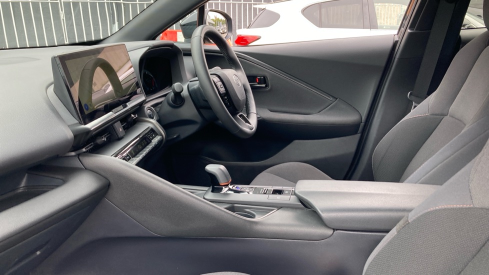 Toyota C-HR 1.8 Hybrid Design 5dr CVT Hybrid Hatchback - Image 5