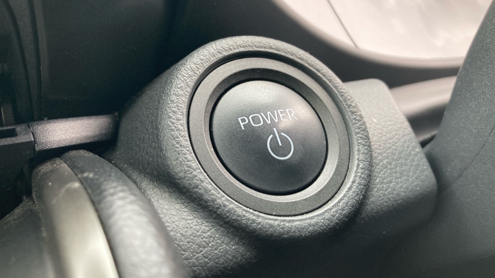Toyota C-HR 1.8 Hybrid Design 5dr CVT Hybrid Hatchback - Image 16