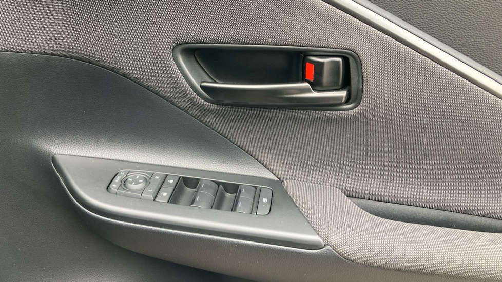 Toyota C-HR 1.8 Hybrid Design 5dr CVT Hybrid Hatchback - Image 20