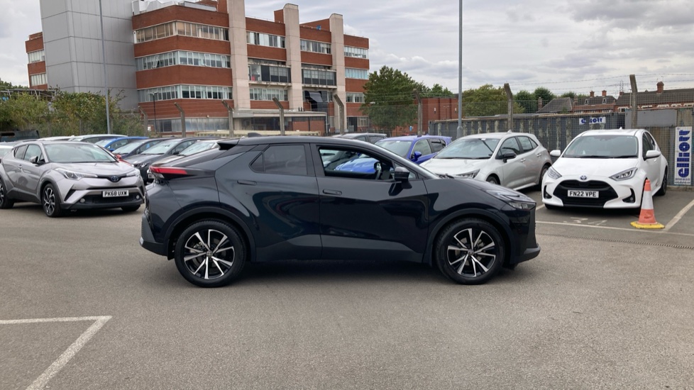 Toyota C-HR 1.8 Hybrid Design 5dr CVT Hybrid Hatchback - Image 23