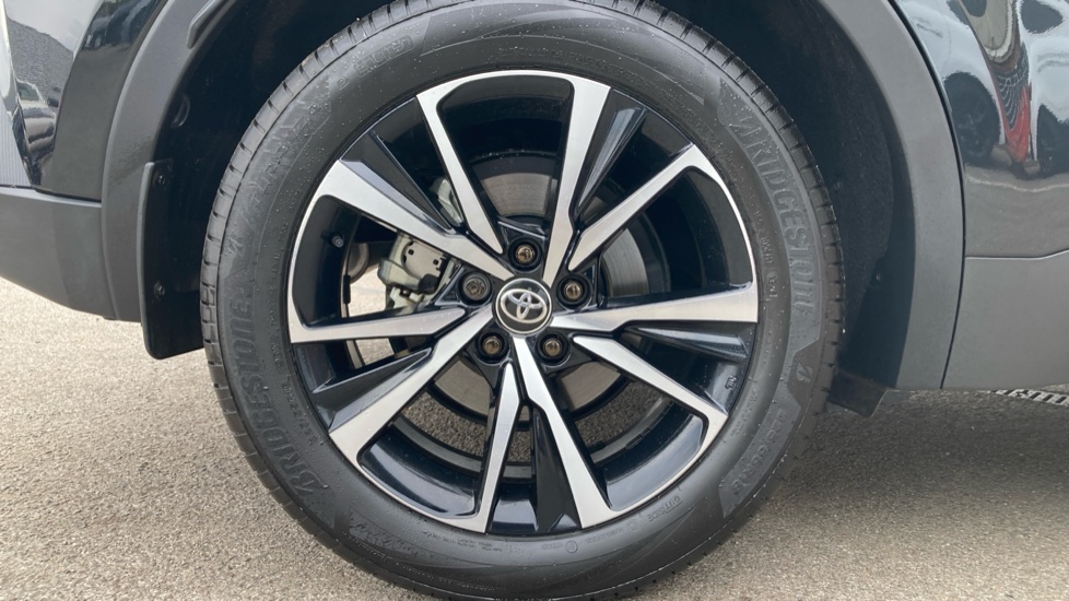 Toyota C-HR 1.8 Hybrid Design 5dr CVT Hybrid Hatchback - Image 25