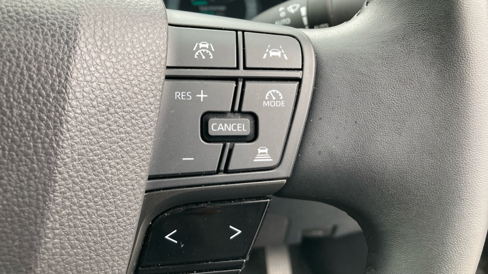 Toyota C-HR 1.8 Hybrid Design 5dr CVT Hybrid Hatchback - Image 31