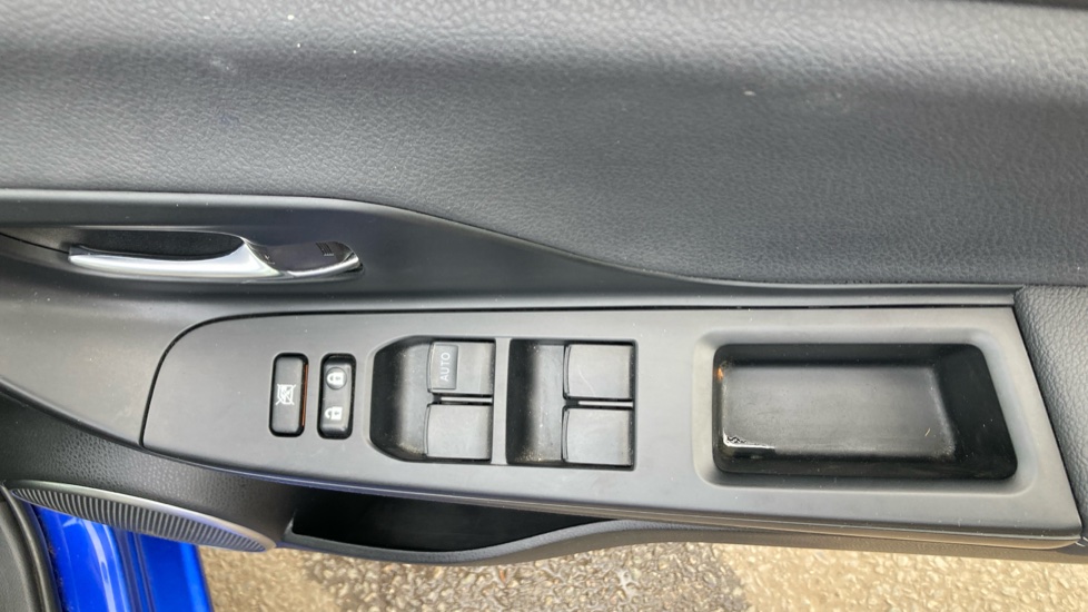 Toyota Yaris 1.5 Hybrid Excel TSS 5dr CVT Hybrid Hatchback - Image 32
