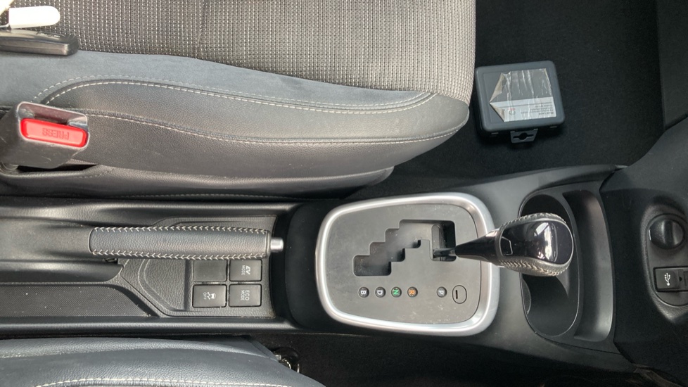 Toyota Yaris 1.5 Hybrid Excel TSS 5dr CVT Hybrid Hatchback - Image 35