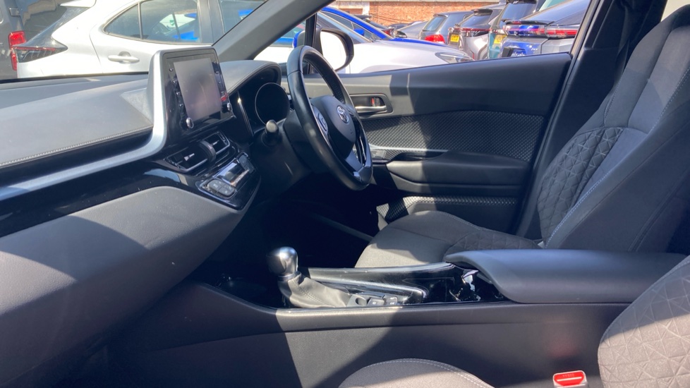 Toyota C-HR 1.8 Hybrid Design 5dr CVT Hybrid Hatchback - Image 5
