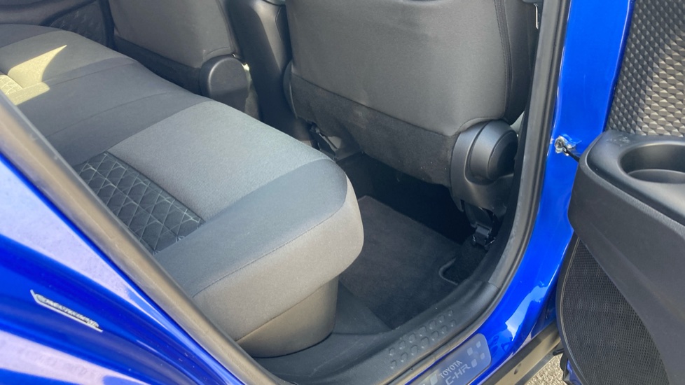 Toyota C-HR 1.8 Hybrid Design 5dr CVT Hybrid Hatchback - Image 8