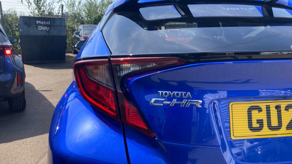 Toyota C-HR 1.8 Hybrid Design 5dr CVT Hybrid Hatchback - Image 21