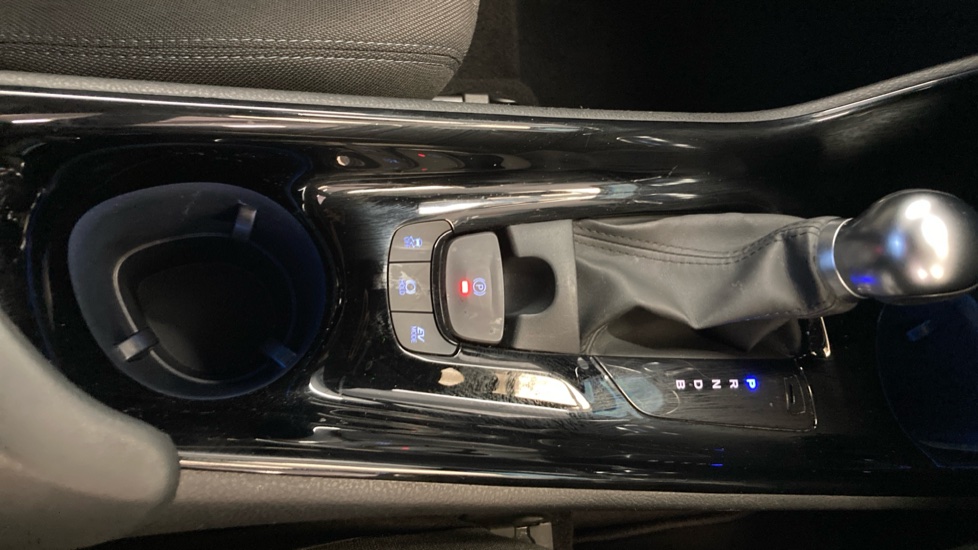 Toyota C-HR 1.8 Hybrid Design 5dr CVT Hybrid Hatchback - Image 36